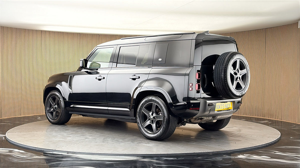 More views of Land Rover Defender 110