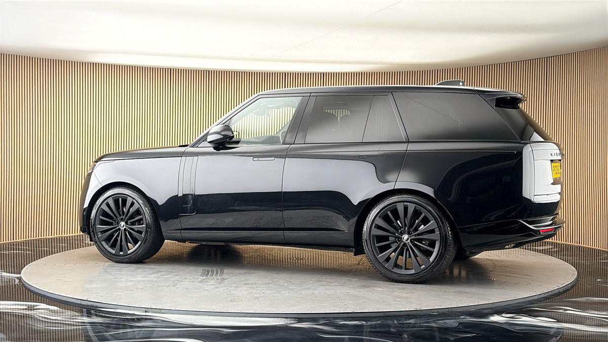 More views of Land Rover Range Rover