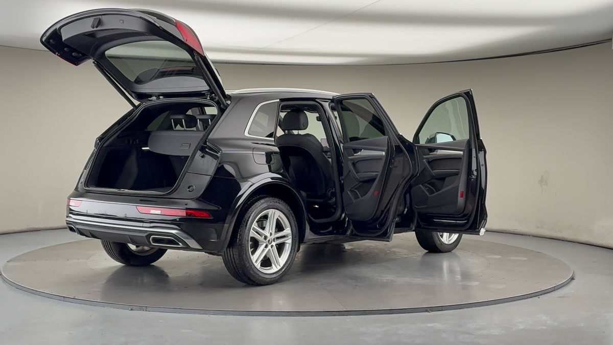 More views of Audi Q5