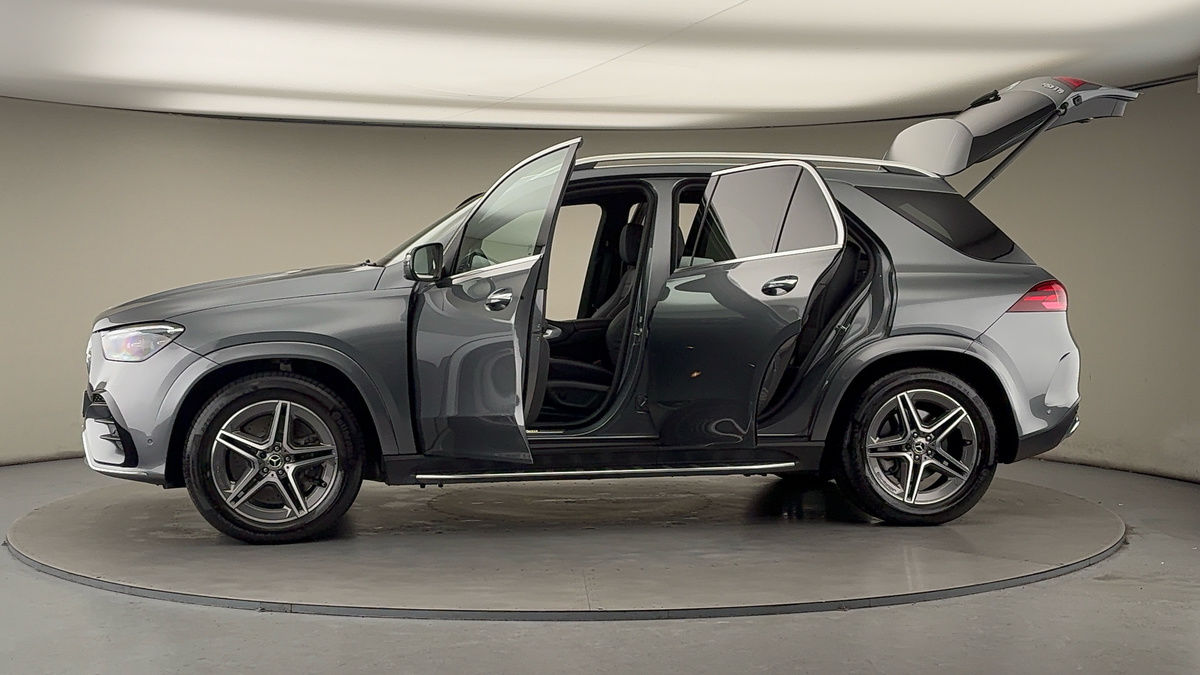 More views of Mercedes-Benz GLE