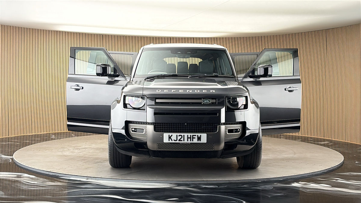 More views of Land Rover Defender 110