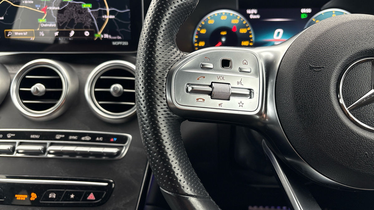 Mercedes-Benz GLC Image 13