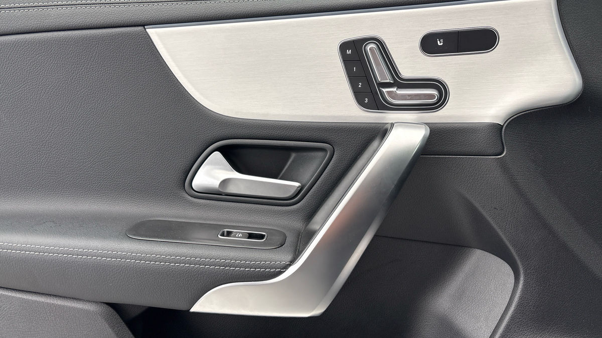 Mercedes-Benz CLA Image 19