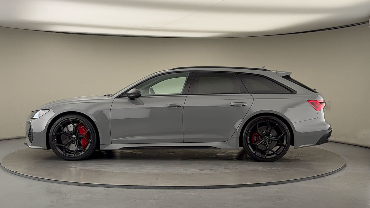 Audi RS6 Avant Image 15