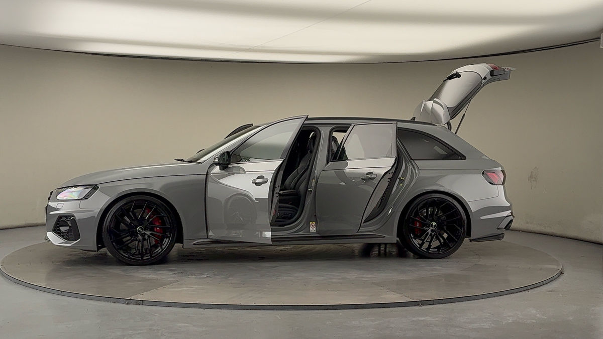 More views of Audi RS4 Avant