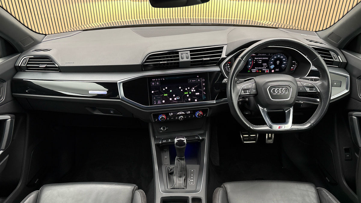 Audi Q3 Image 22