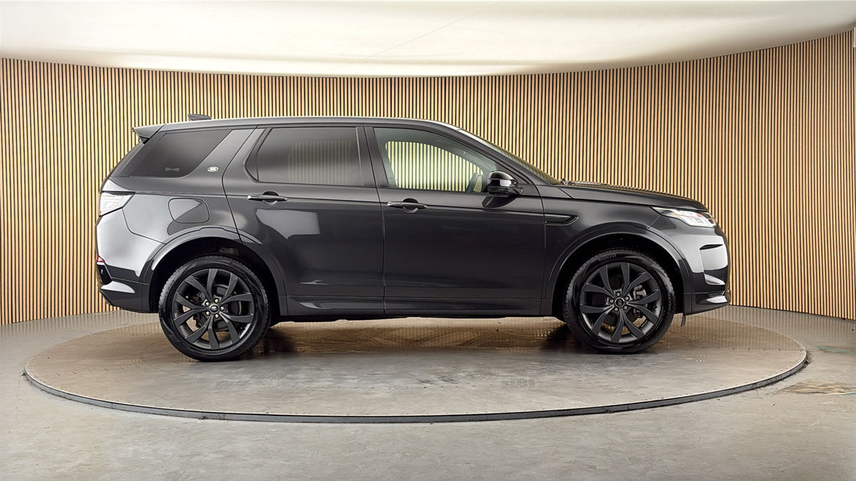 Land Rover Discovery Sport Image 16