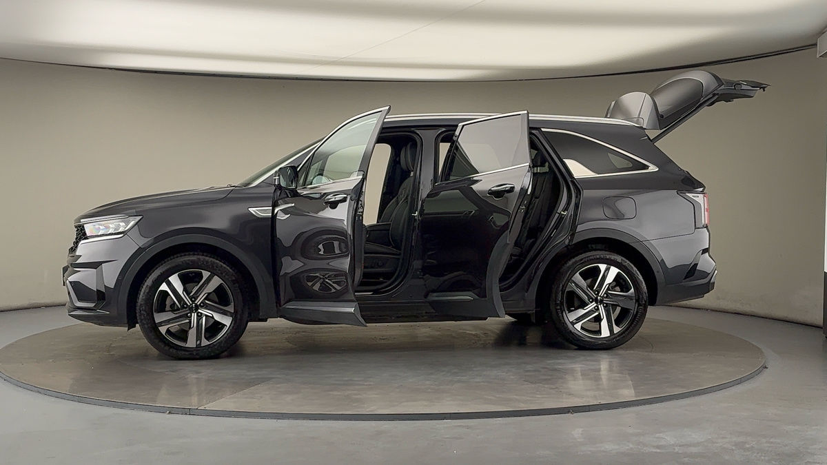 More views of Kia Sorento