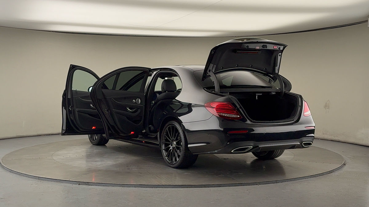 Mercedes-Benz E Class Image 23