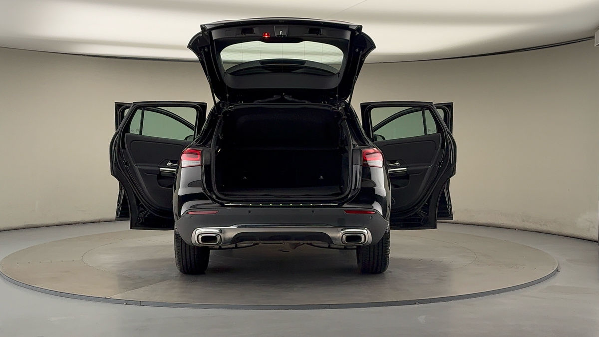 More views of Mercedes-Benz GLA