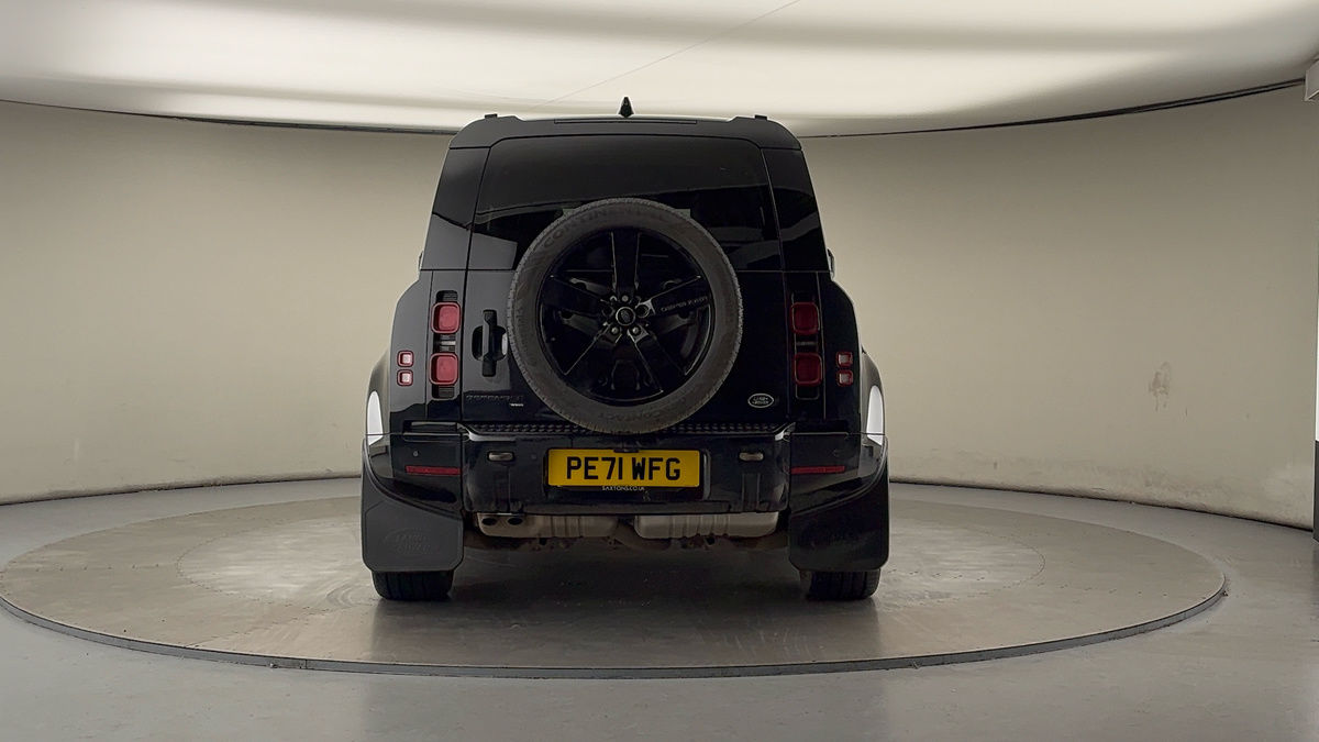 Land Rover Defender 110 Image 4