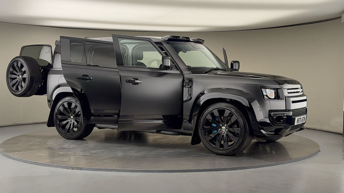 More views of Land Rover Defender 110