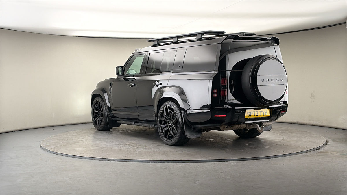 Land Rover Defender 130 Urban Image 2