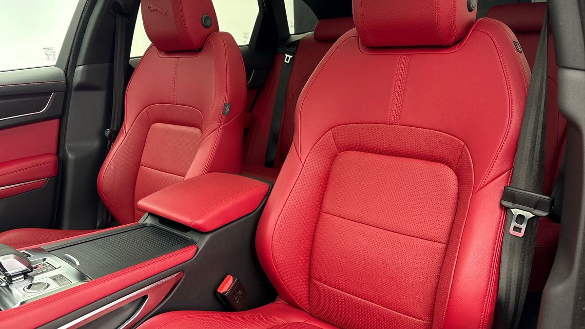 Jaguar F-PACE Image 7