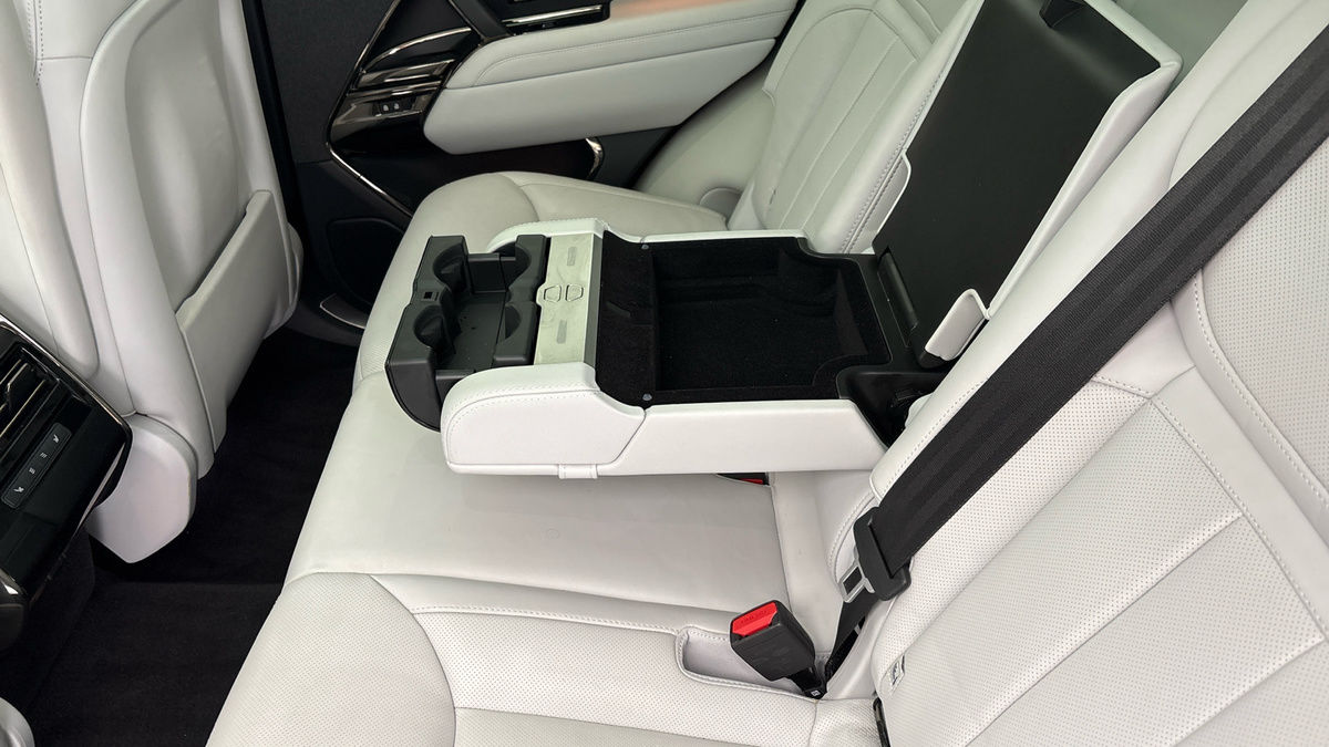 Land Rover Range Rover Sport Image 9