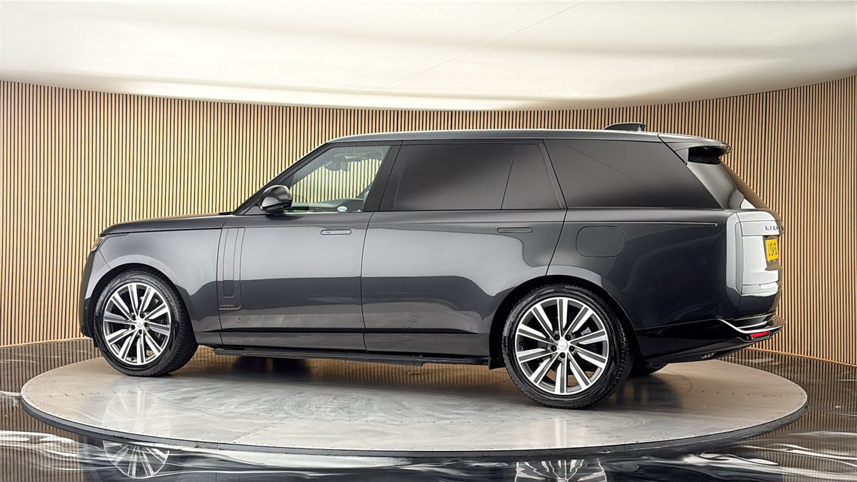 More views of Land Rover Range Rover