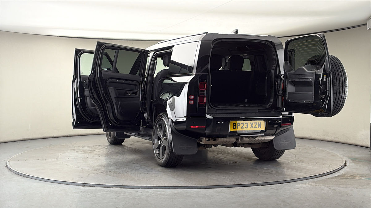 More views of Land Rover Defender 110