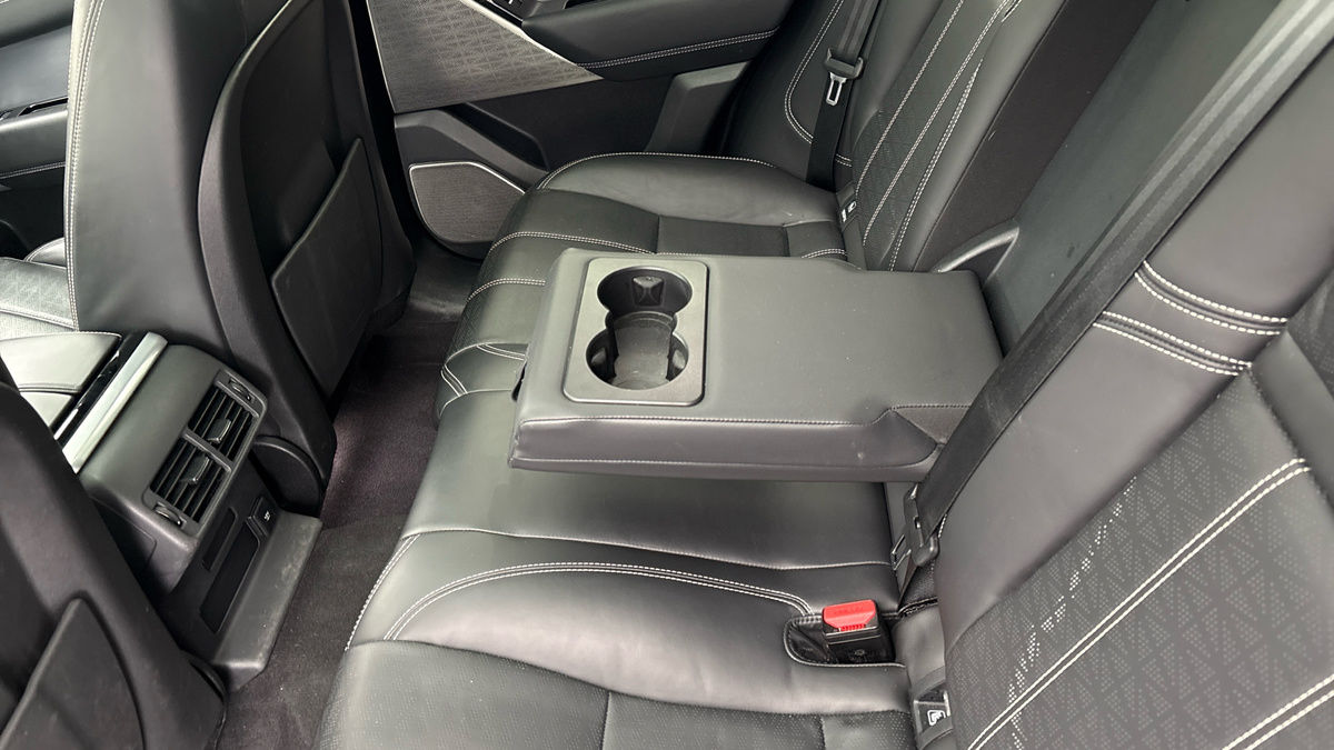 Land Rover Range Rover Velar Image 9