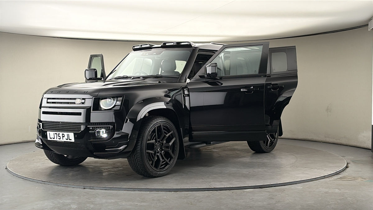 More views of Land Rover Defender 110