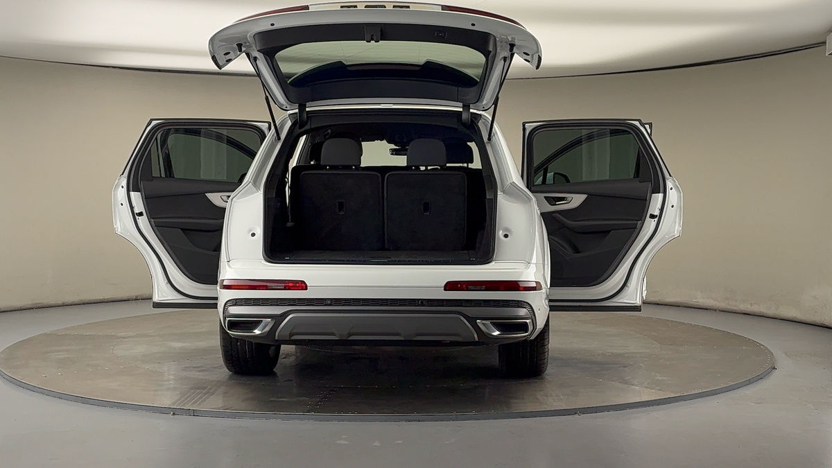 More views of Audi Q7