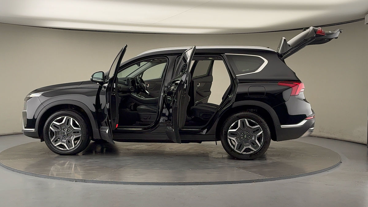 More views of Hyundai Santa Fe