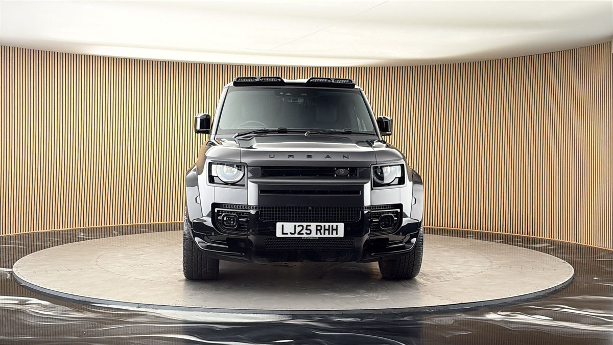 More views of Land Rover Defender 90