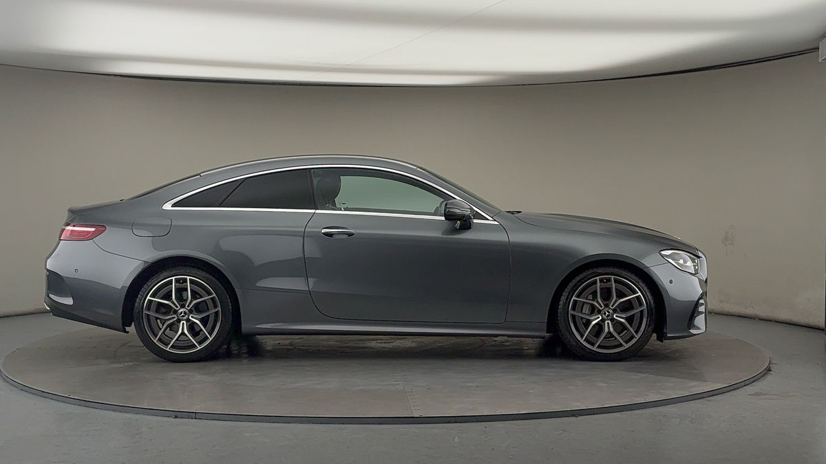 Mercedes-Benz E Class Image 16