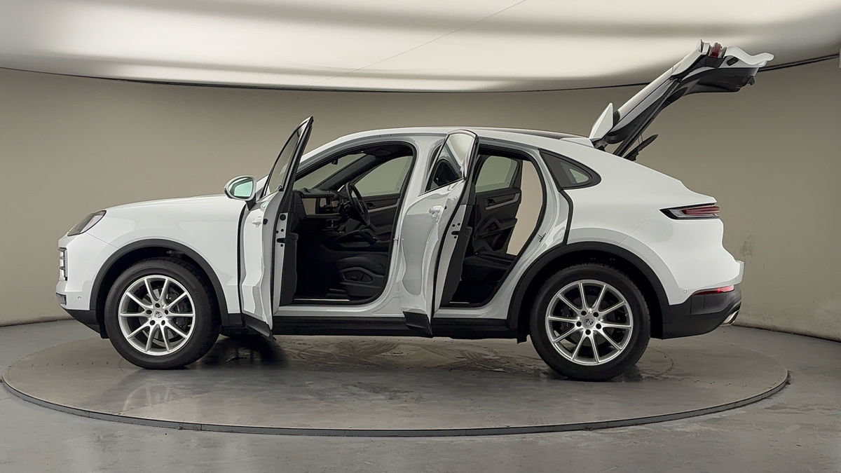 More views of Porsche Cayenne