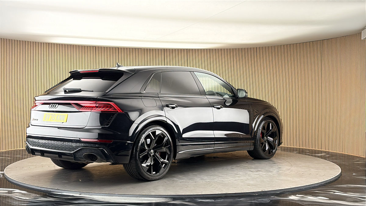 Audi RSQ8 Image 21