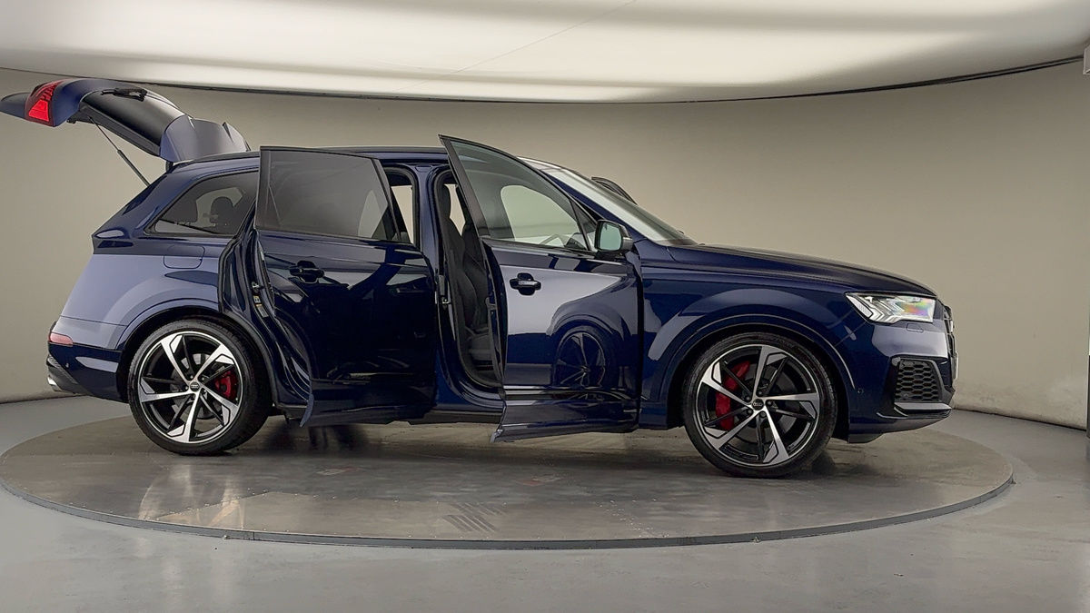 More views of Audi SQ7