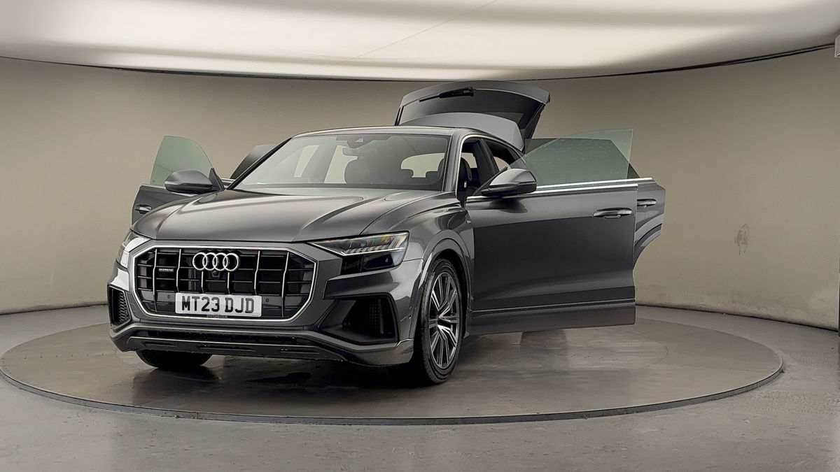 More views of Audi Q8