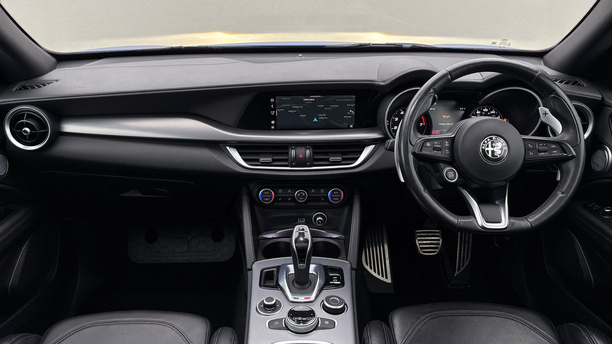 Alfa Romeo Stelvio Image 12