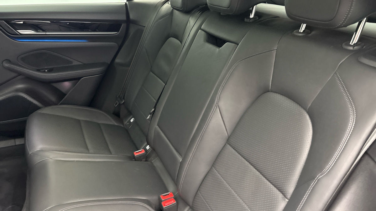 Porsche Macan Image 8