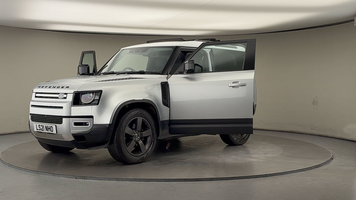 More views of Land Rover Defender 90