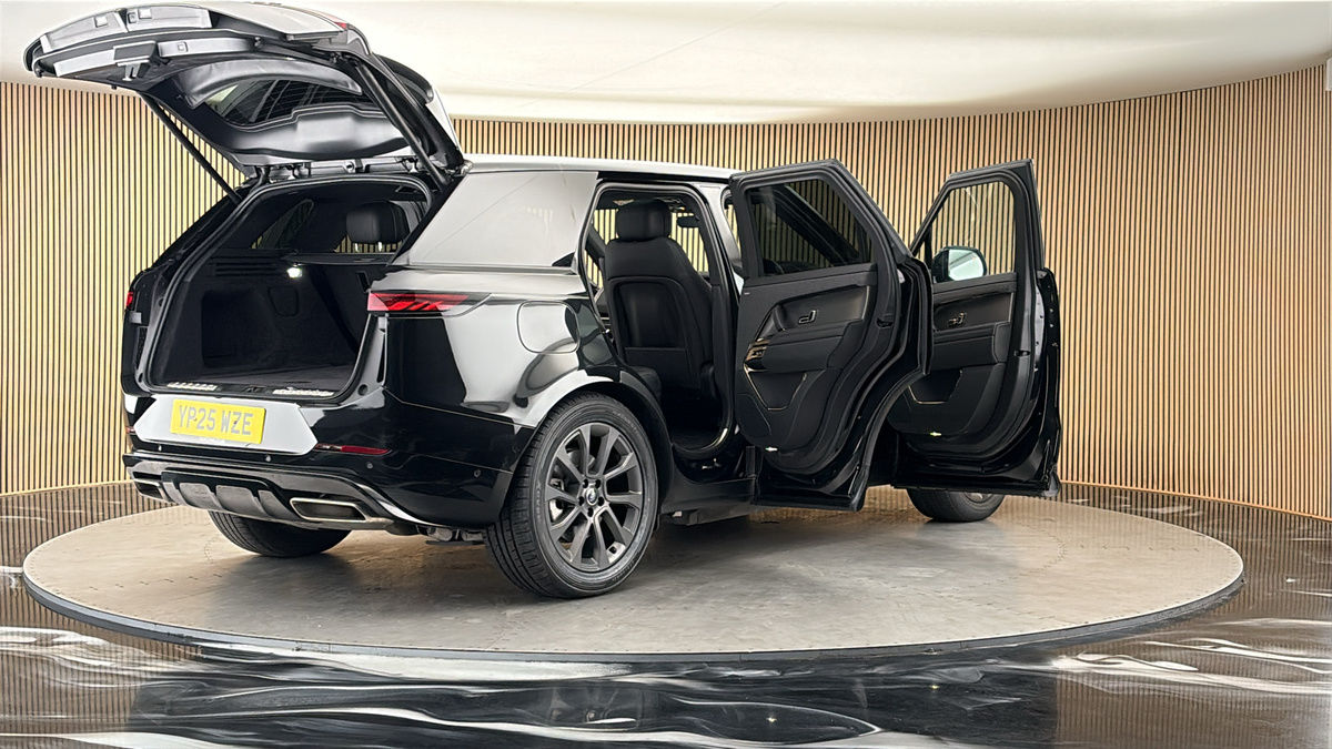 More views of Land Rover Range Rover Sport