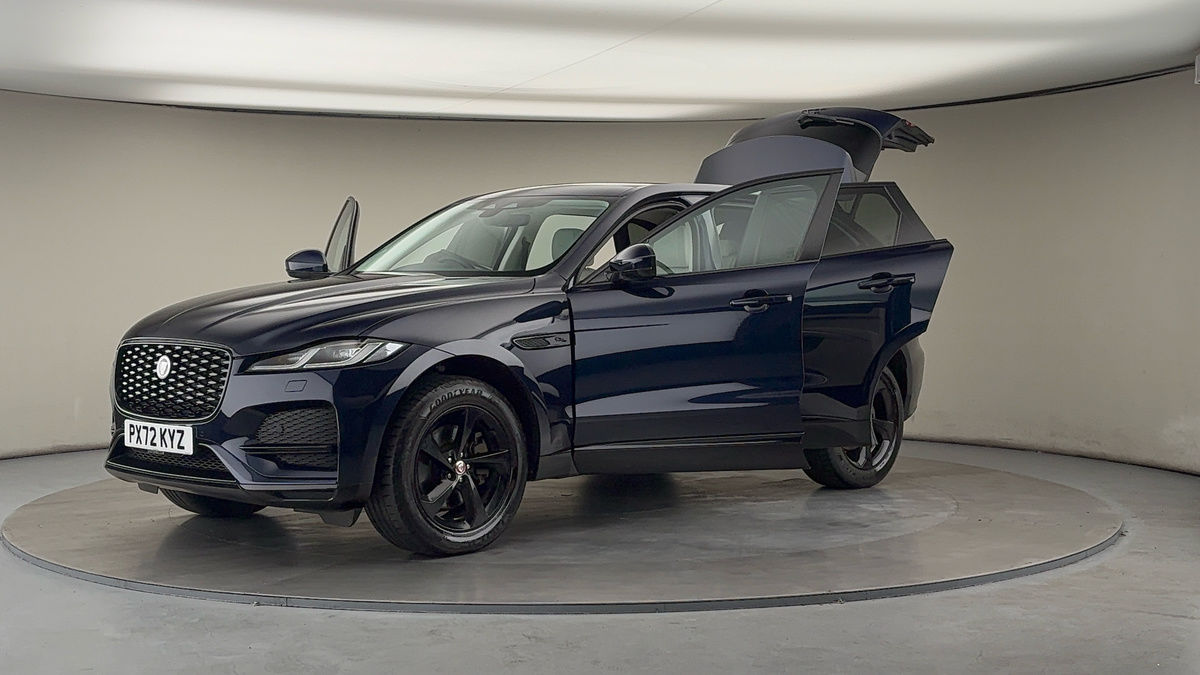 Jaguar F-PACE Image 22