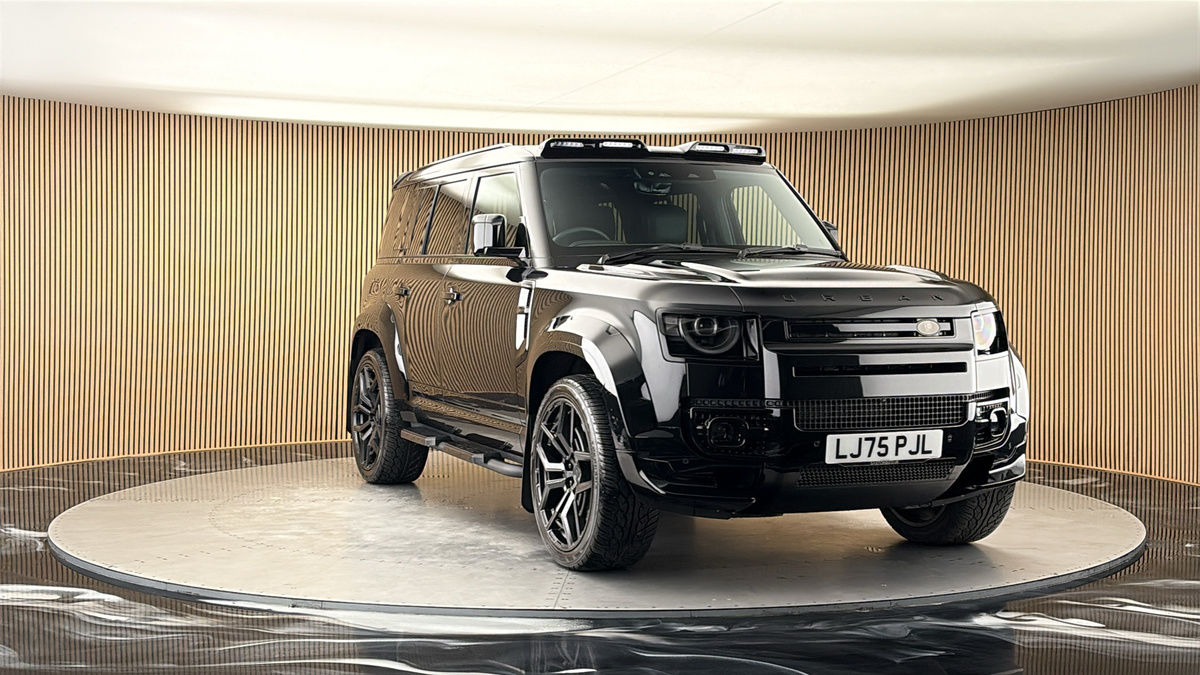 More views of Land Rover Defender 110
