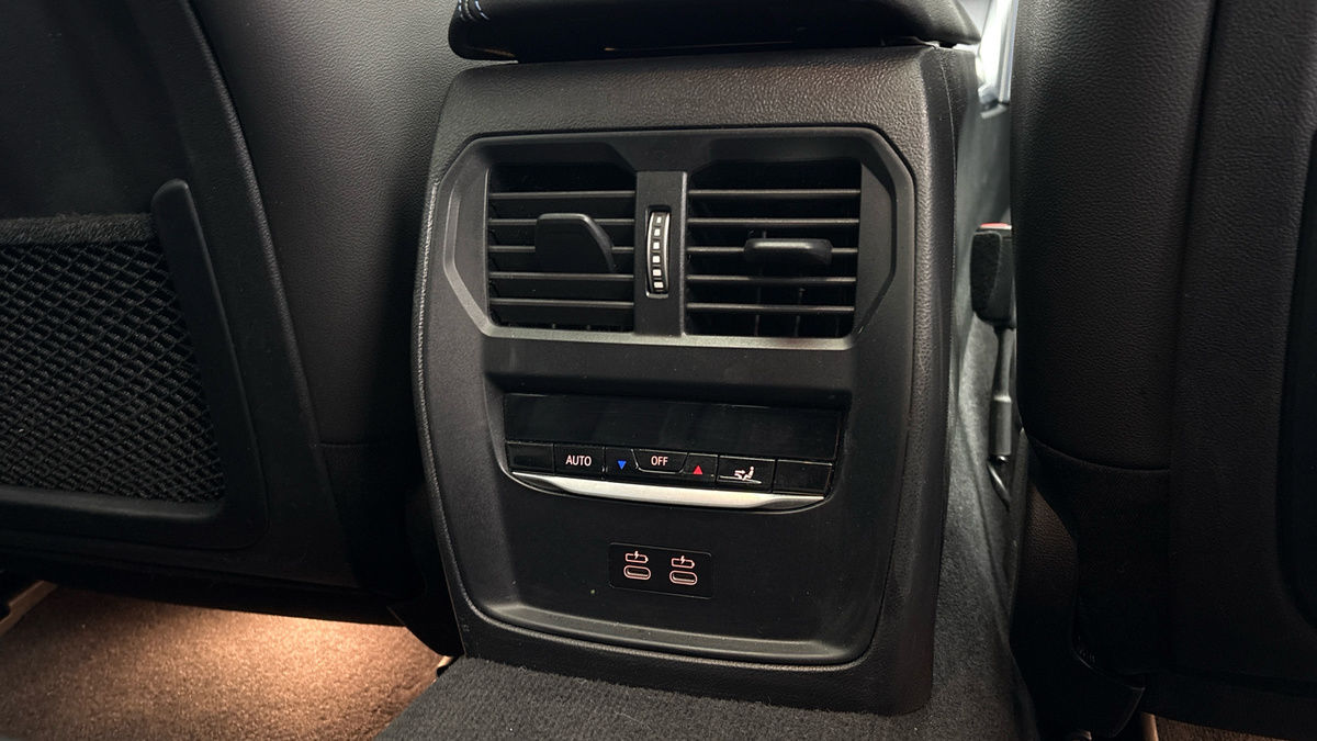 BMW i4 Image 35