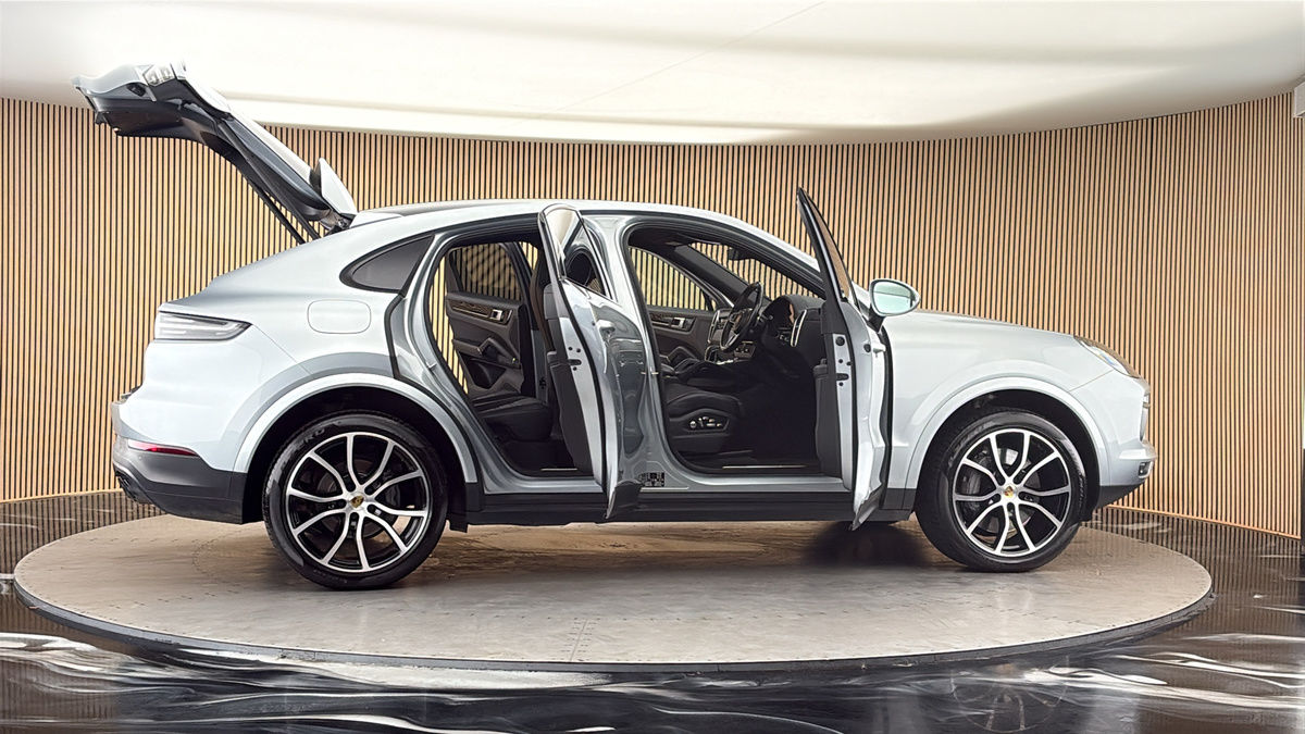 More views of Porsche Cayenne