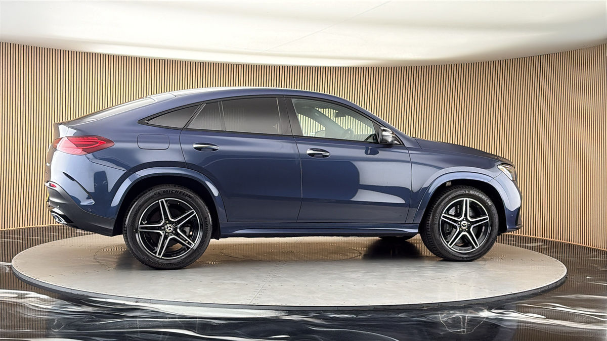 More views of Mercedes-Benz GLE