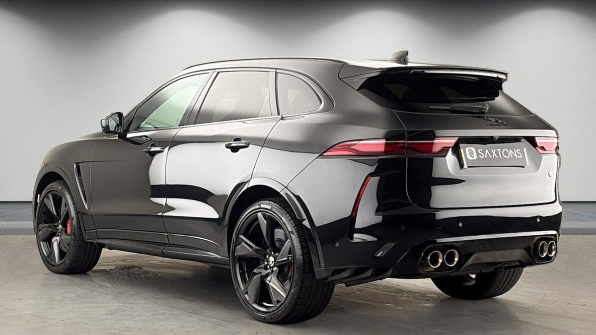 Jaguar F-PACE Image 2