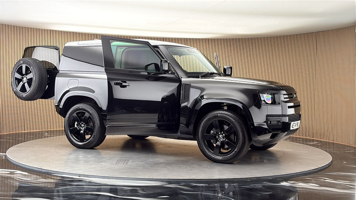 More views of Land Rover Defender 90