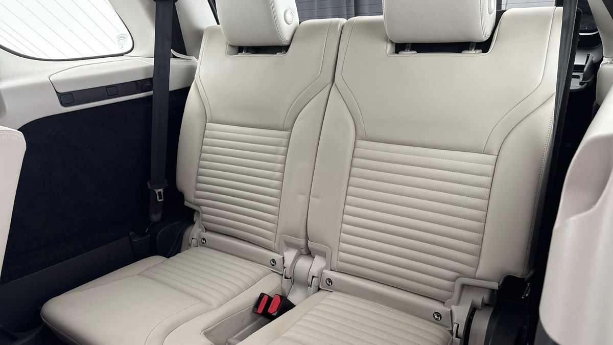 Land Rover Discovery Image 6