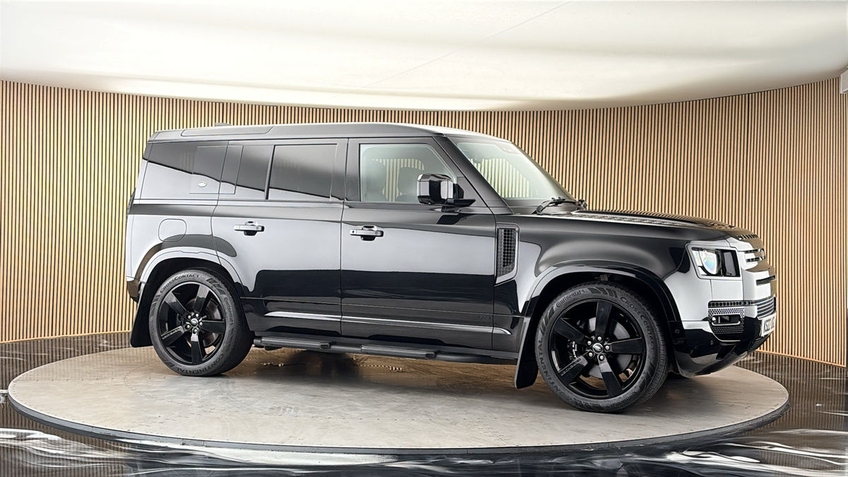 More views of Land Rover Defender 110