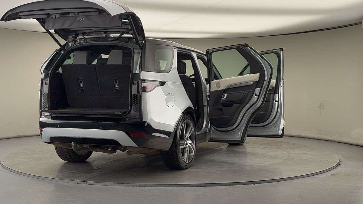 More views of Land Rover Discovery