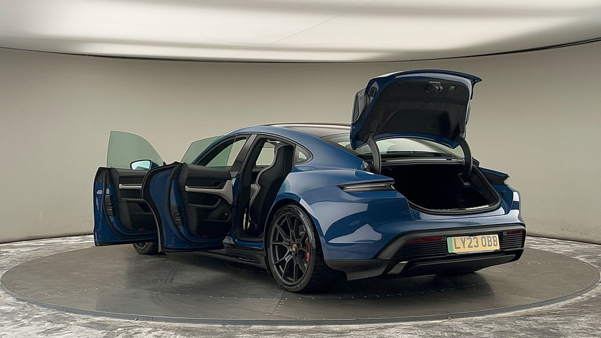 Porsche Taycan Image 23