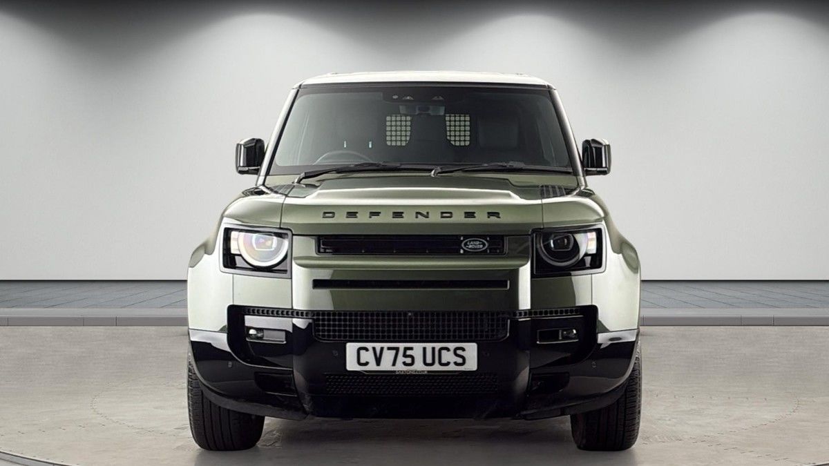 Land Rover Defender 110 Image 3