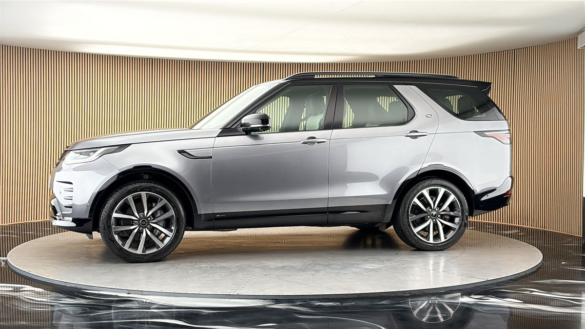 More views of Land Rover Discovery