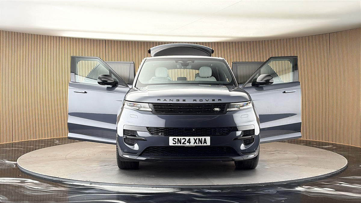 More views of Land Rover Range Rover Sport