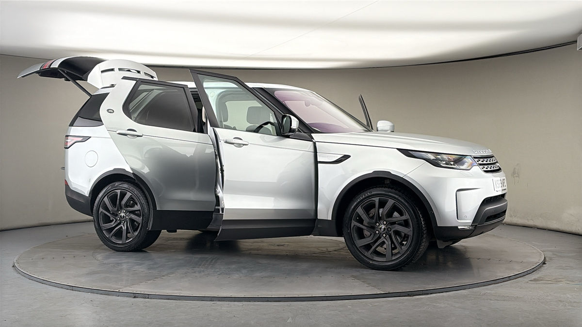 More views of Land Rover Discovery